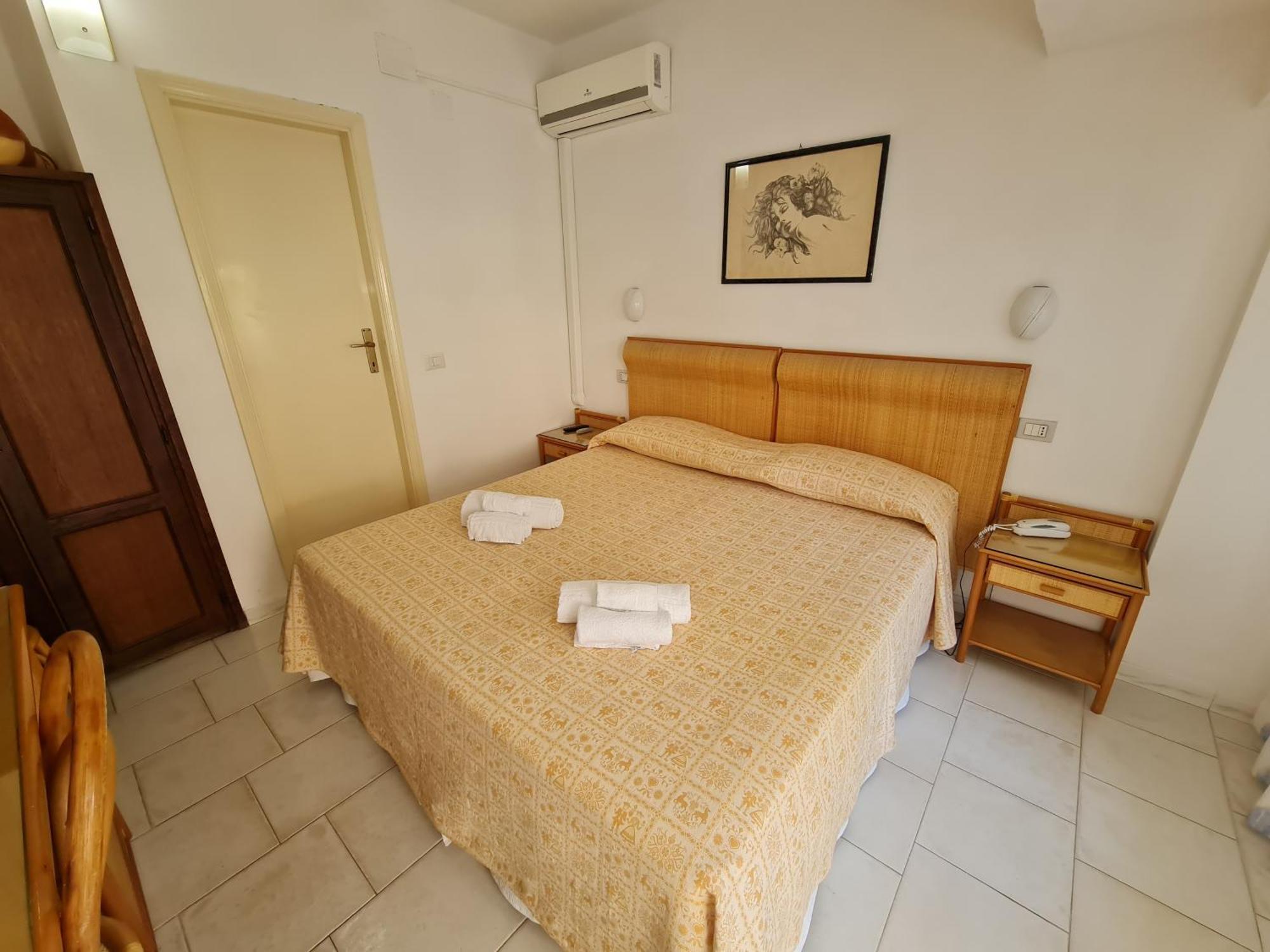 Le Roccette Mare Beach Hotel & Restaurant Tropea Exterior photo