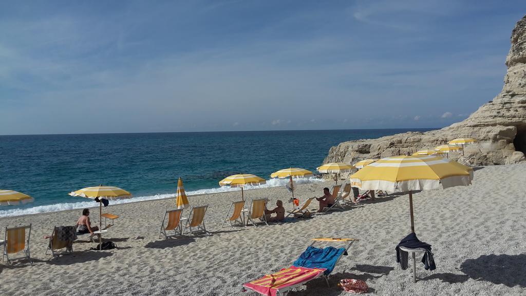 Le Roccette Mare Beach Hotel & Restaurant Tropea Exterior photo